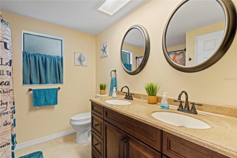 House in Spring Hill, Florida 2 bedrooms, 147.53 sq.m. № 1833060 - photo 15