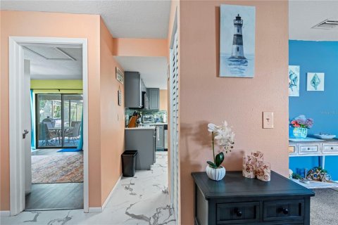 House in Spring Hill, Florida 2 bedrooms, 147.53 sq.m. № 1833060 - photo 7