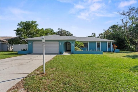 House in Spring Hill, Florida 2 bedrooms, 147.53 sq.m. № 1833060 - photo 2