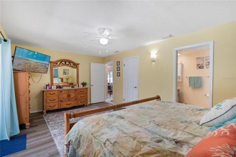 House in Spring Hill, Florida 2 bedrooms, 147.53 sq.m. № 1833060 - photo 30