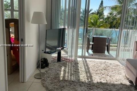 Condominio en venta en Miami Beach, Florida, 2 dormitorios, 95.69 m2 № 1860965 - foto 2