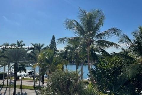 Condominio en venta en Miami Beach, Florida, 2 dormitorios, 95.69 m2 № 1860965 - foto 9