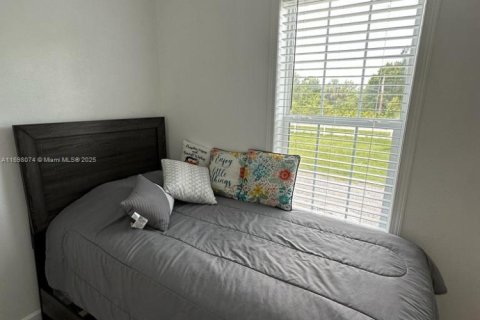 House in Clewiston, Florida 3 bedrooms, 116.69 sq.m. № 1702387 - photo 12