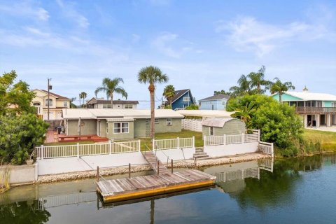 Casa en venta en Hernando Beach, Florida, 3 dormitorios, 129.32 m2 № 1911587 - foto 2