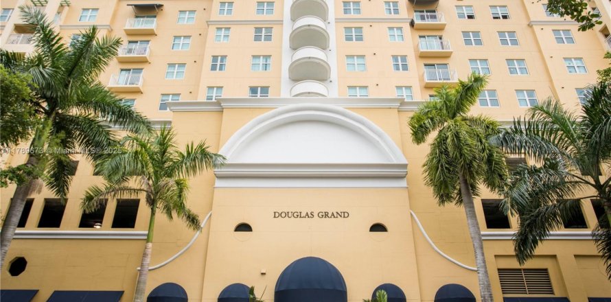 Condo in Coral Gables, Florida, 2 bedrooms  № 1752249