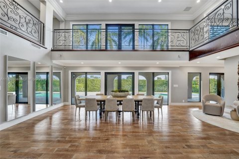 House in Hollywood, Florida 5 bedrooms, 617.89 sq.m. № 2030741 - photo 18