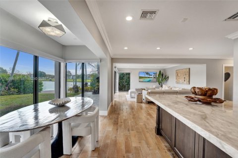 House in Hollywood, Florida 5 bedrooms, 617.89 sq.m. № 2030741 - photo 28