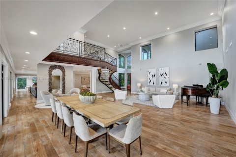 House in Hollywood, Florida 5 bedrooms, 617.89 sq.m. № 2030741 - photo 16