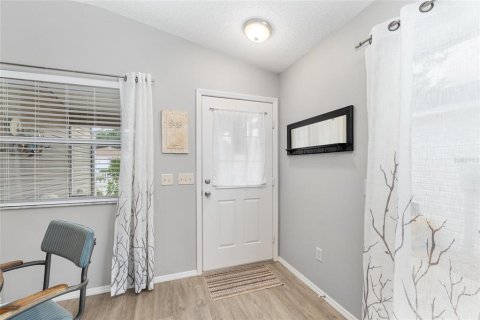 House in The Villages, Florida 2 bedrooms, 107.4 sq.m. № 1879987 - photo 9