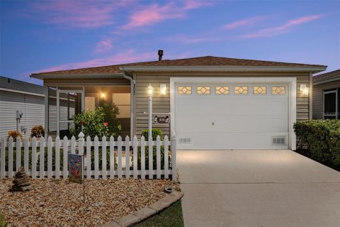 House in The Villages, Florida 2 bedrooms, 107.4 sq.m. № 1879987 - photo 2