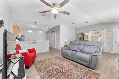 House in The Villages, Florida 2 bedrooms, 107.4 sq.m. № 1879987 - photo 14