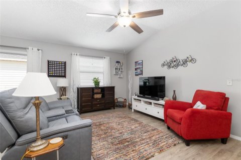 House in The Villages, Florida 2 bedrooms, 107.4 sq.m. № 1879987 - photo 11