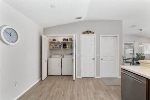 House in The Villages, Florida 2 bedrooms, 107.4 sq.m. № 1879987 - photo 24
