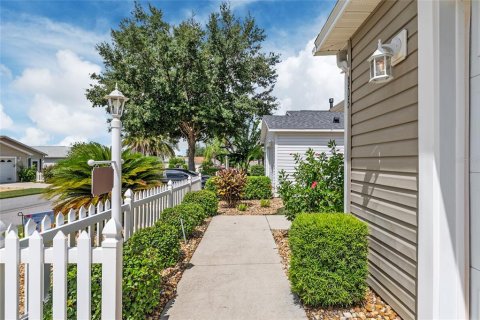House in The Villages, Florida 2 bedrooms, 107.4 sq.m. № 1879987 - photo 4