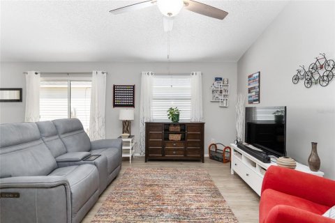 House in The Villages, Florida 2 bedrooms, 107.4 sq.m. № 1879987 - photo 13