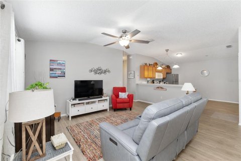 House in The Villages, Florida 2 bedrooms, 107.4 sq.m. № 1879987 - photo 10