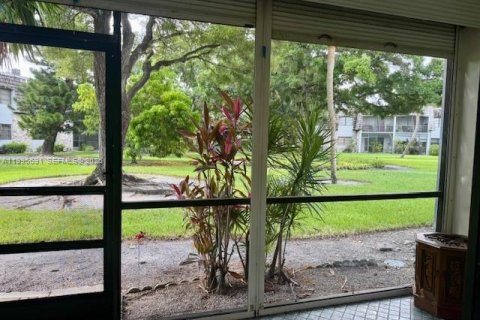 Copropriété à vendre à Oakland Park, Floride: 2 chambres, 97.55 m2 № 2063676 - photo 15