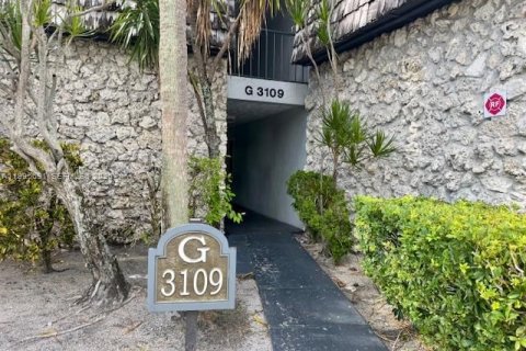 Copropriété à vendre à Oakland Park, Floride: 2 chambres, 97.55 m2 № 2063676 - photo 9