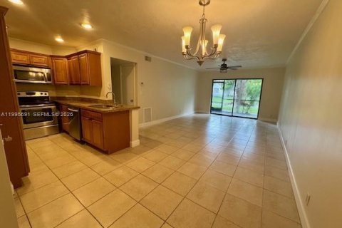Copropriété à vendre à Oakland Park, Floride: 2 chambres, 97.55 m2 № 2063676 - photo 12