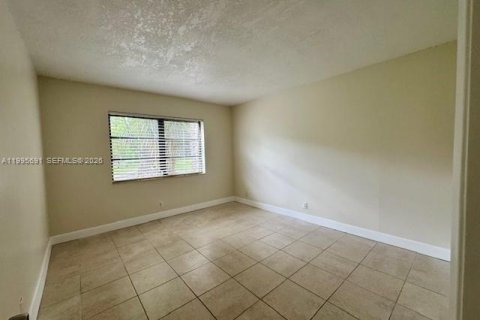 Copropriété à vendre à Oakland Park, Floride: 2 chambres, 97.55 m2 № 2063676 - photo 23