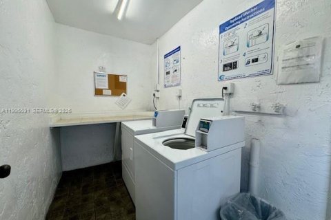 Copropriété à vendre à Oakland Park, Floride: 2 chambres, 97.55 m2 № 2063676 - photo 27