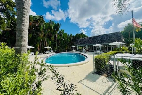 Copropriété à vendre à Oakland Park, Floride: 2 chambres, 97.55 m2 № 2063676 - photo 4