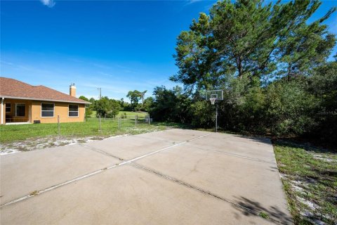 Villa ou maison à vendre à Deltona, Floride: 4 chambres, 229.84 m2 № 1886357 - photo 30
