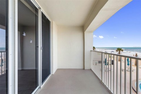 Condo in Ormond Beach, Florida, 2 bedrooms  № 1873734 - photo 11