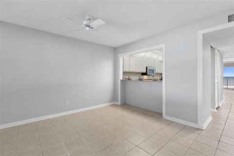 Condo in Ormond Beach, Florida, 2 bedrooms  № 1873734 - photo 19