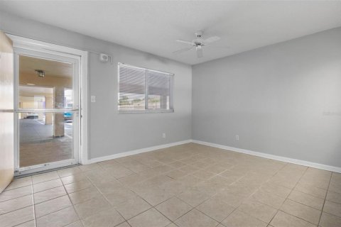 Condo in Ormond Beach, Florida, 2 bedrooms  № 1873734 - photo 18
