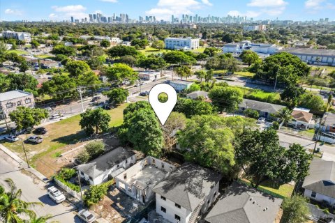 House in Miami, Florida 3 bedrooms, 73.39 sq.m. № 1993999 - photo 28