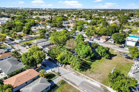 House in Miami, Florida 3 bedrooms, 73.39 sq.m. № 1993999 - photo 20