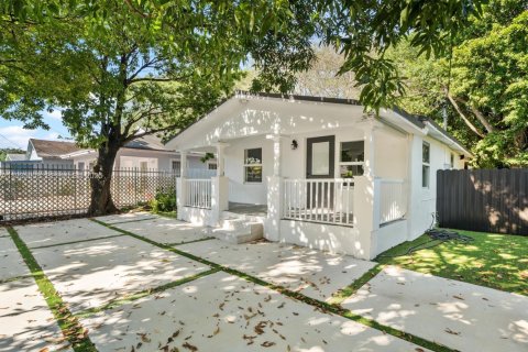 House in Miami, Florida 3 bedrooms, 73.39 sq.m. № 1993999 - photo 8