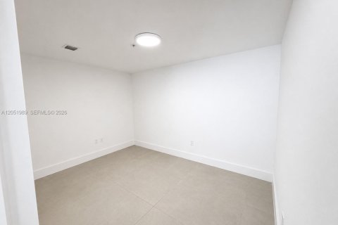 Copropriété à louer à Miami, Floride: 3 chambres, 126.63 m2 № 2169034 - photo 13