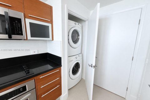 Copropriété à louer à Miami, Floride: 3 chambres, 126.63 m2 № 2169034 - photo 15