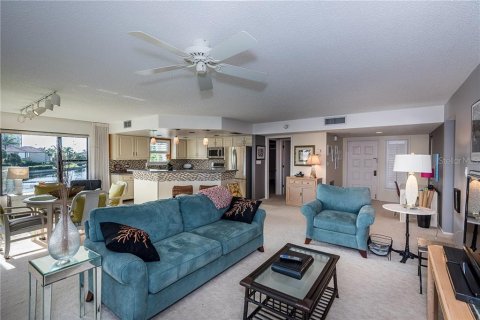 Copropriété à louer à Punta Gorda, Floride: 2 chambres, 140.84 m2 № 242176 - photo 8