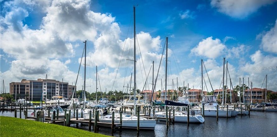 Condo à Punta Gorda, Floride, 2 chambres № 242176