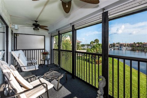 Copropriété à louer à Punta Gorda, Floride: 2 chambres, 140.84 m2 № 242176 - photo 12