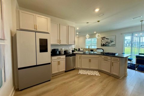 House in Clermont, Florida 5 bedrooms, 236.53 sq.m. № 2218549 - photo 4
