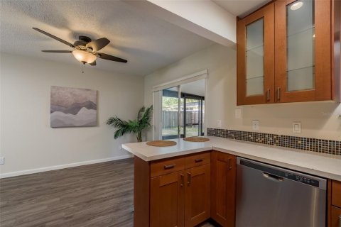House in Oldsmar, Florida 4 bedrooms, 141.49 sq.m. № 1888612 - photo 15