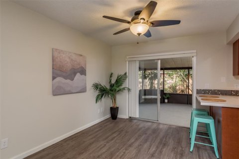 House in Oldsmar, Florida 4 bedrooms, 141.49 sq.m. № 1888612 - photo 9