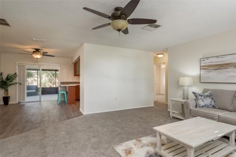 House in Oldsmar, Florida 4 bedrooms, 141.49 sq.m. № 1888612 - photo 5