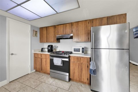 Casa en venta en Kissimmee, Florida, 2 dormitorios, 92.9 m2 № 1914758 - foto 11