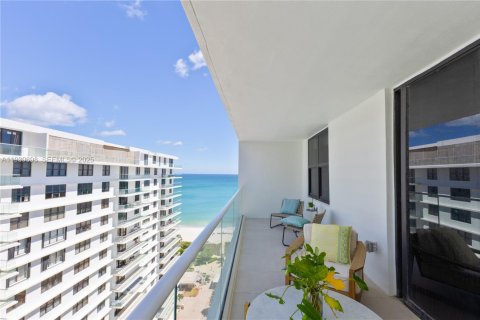 Copropriété à louer à Bal Harbour, Floride: 2 chambres, 128.95 m2 № 1989463 - photo 5