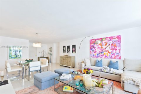 Copropriété à louer à Bal Harbour, Floride: 2 chambres, 128.95 m2 № 1989463 - photo 11