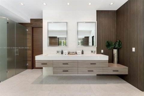 Villa ou maison à louer à Miami Beach, Floride: 8 chambres, 600.06 m2 № 1961413 - photo 17