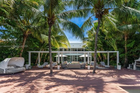 Villa ou maison à louer à Miami Beach, Floride: 8 chambres, 600.06 m2 № 1961413 - photo 28