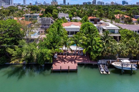 Villa ou maison à louer à Miami Beach, Floride: 8 chambres, 600.06 m2 № 1961413 - photo 6