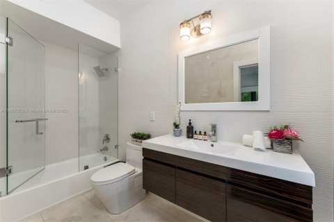Villa ou maison à louer à Miami Beach, Floride: 8 chambres, 600.06 m2 № 1961413 - photo 22
