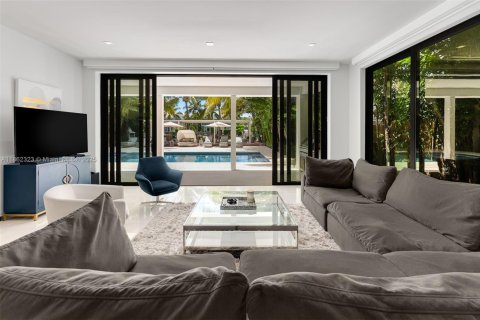 Villa ou maison à louer à Miami Beach, Floride: 8 chambres, 600.06 m2 № 1961413 - photo 12